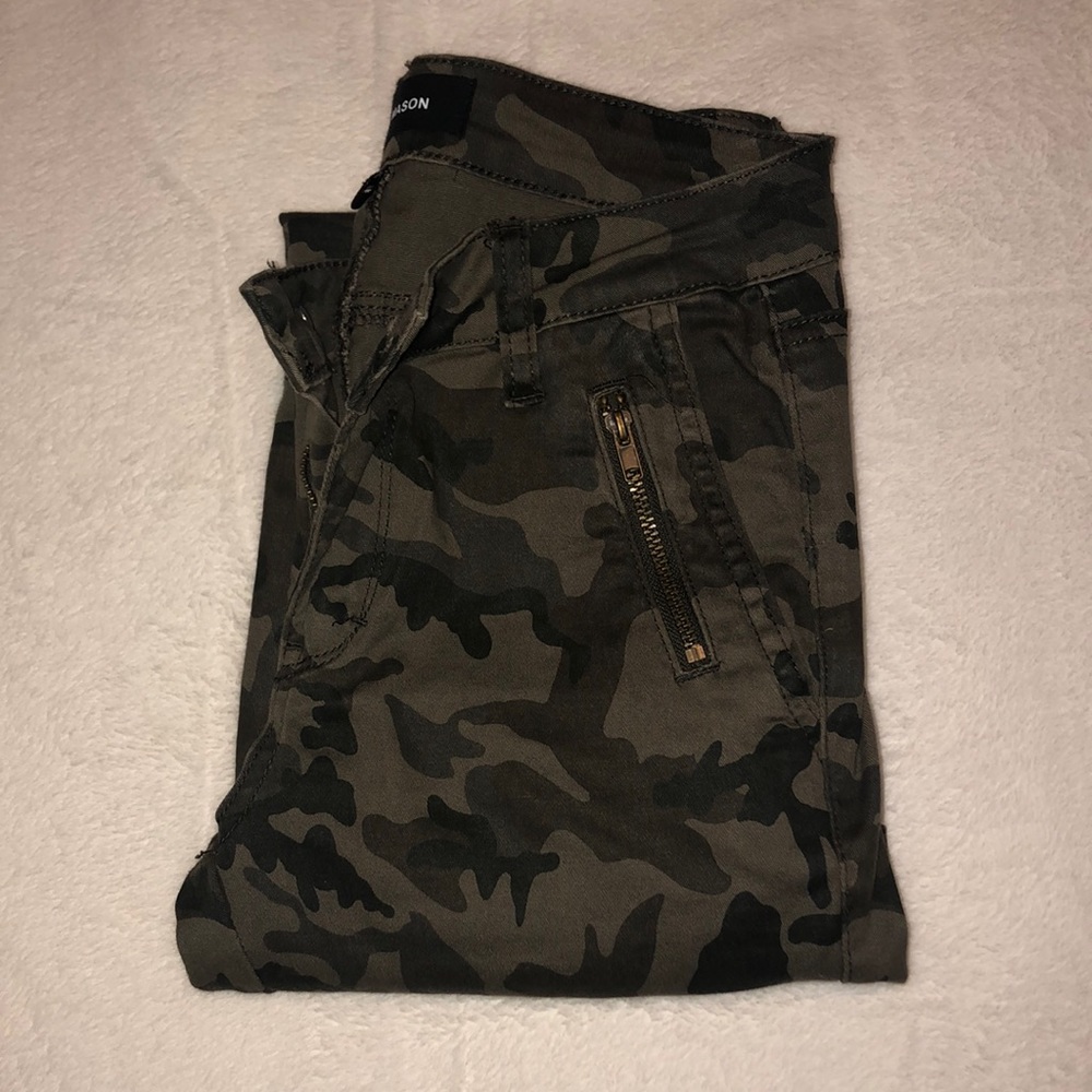 NWOT Ashley Mason camo pants